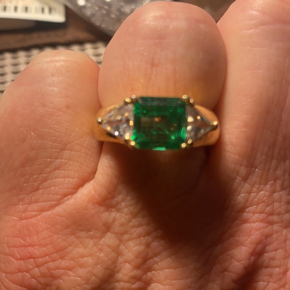 Sterling S CZ and green stone gold plated ring - Picture 6 of 6